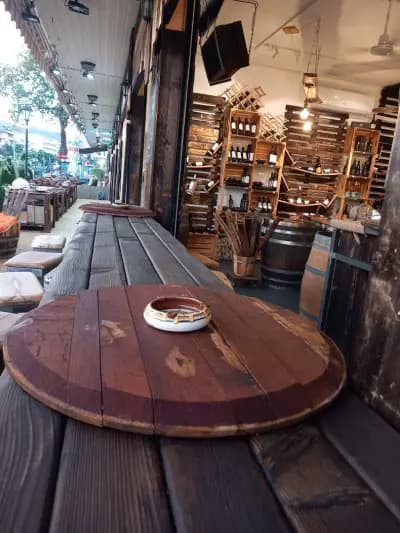 Bulgarian Wine point. Wino z beczki. Разливное вино!