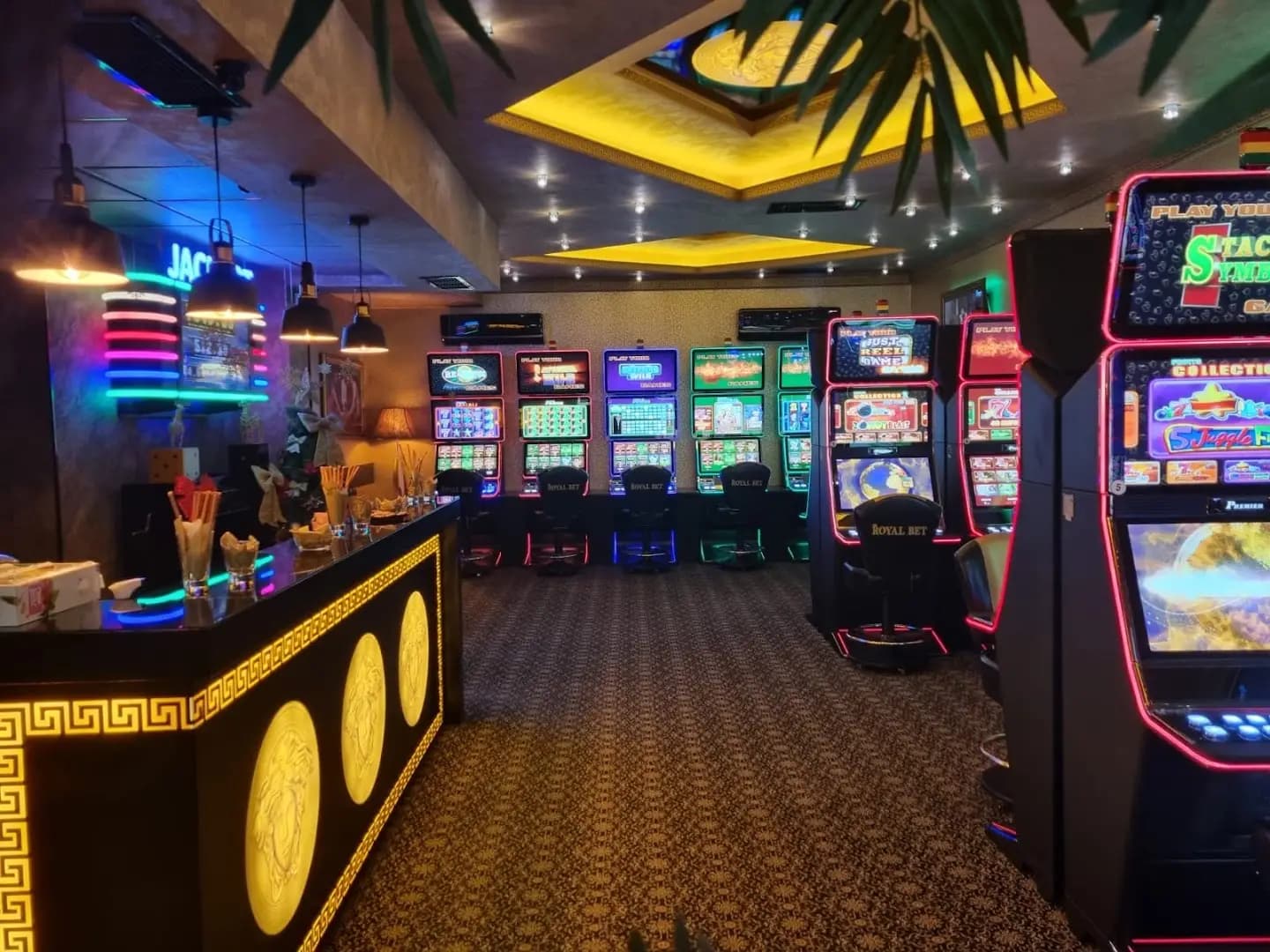Игрална зала "RoyalBet"