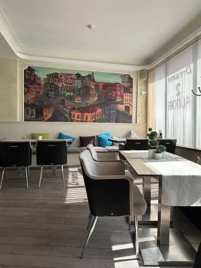 Dreams Bar and Dinner