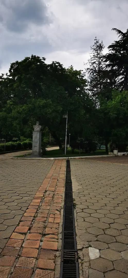 Фонтаните пред "Интерхотел Сандански"