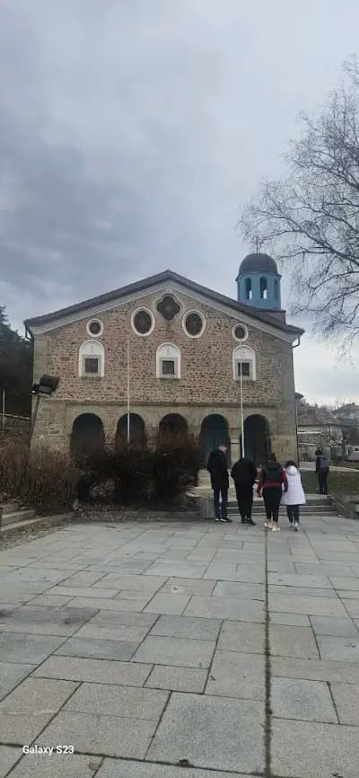 Паметник на загиналите войници
