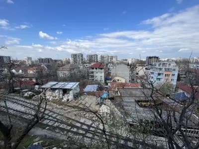 Младежки хълм