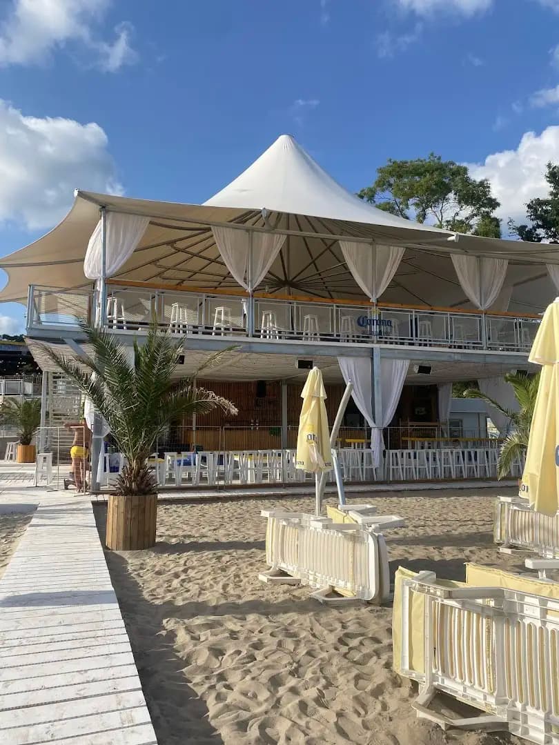 Corona Beach Bar&Dinner