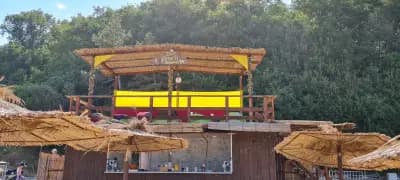 Beach Bar Trizdhi