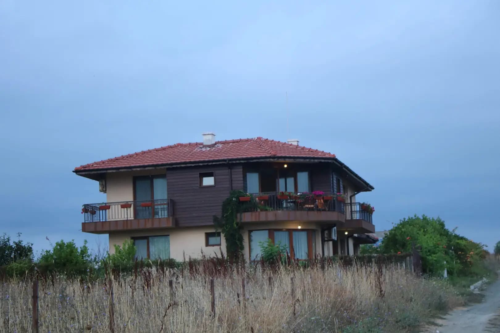 Villa Magnet