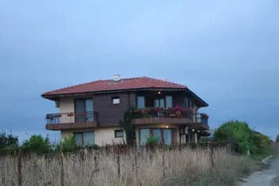 Villa Magnet