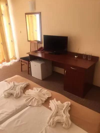 Семеен хотел Елири