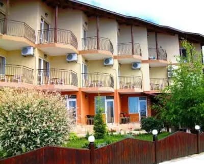 Хотел Аура / Hotel Aura