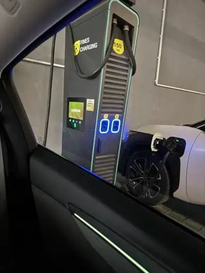 Станция за зареждане Fines