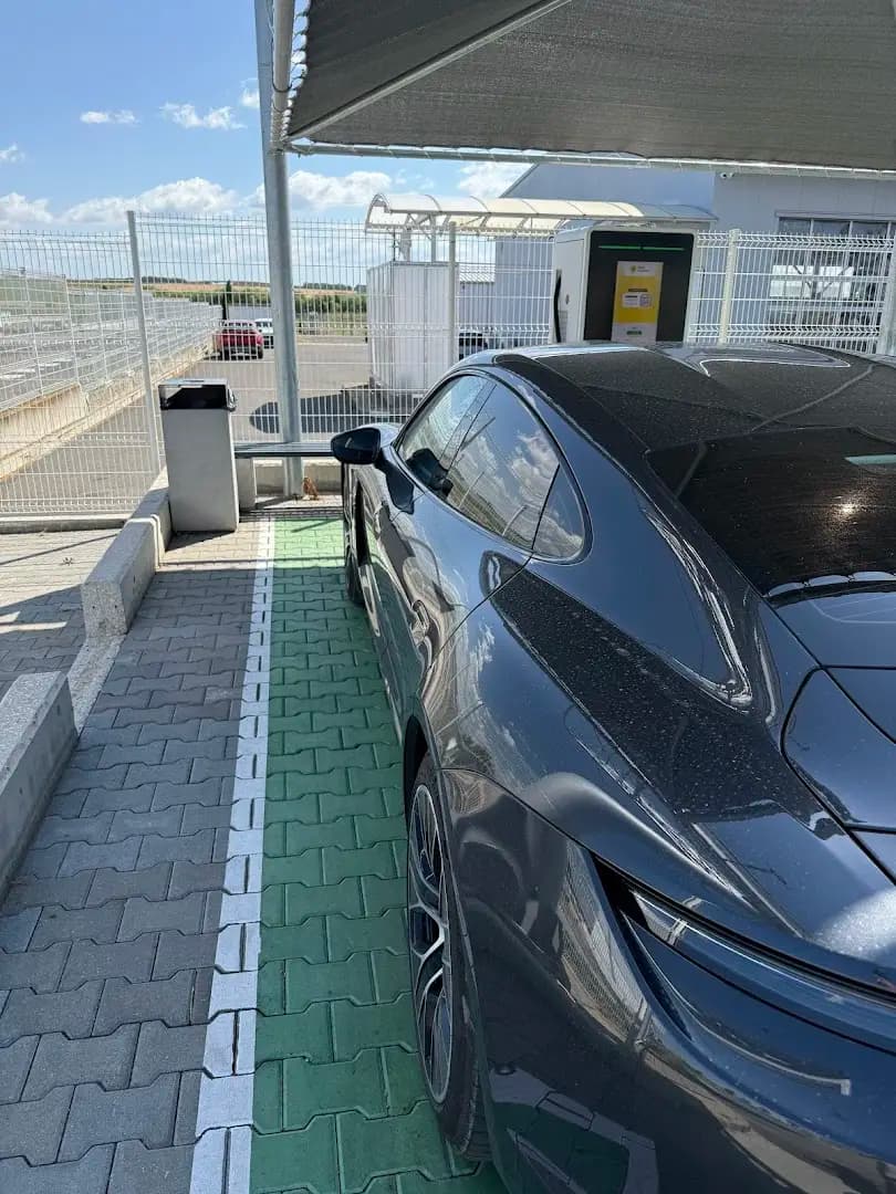 Станция за зареждане Fines