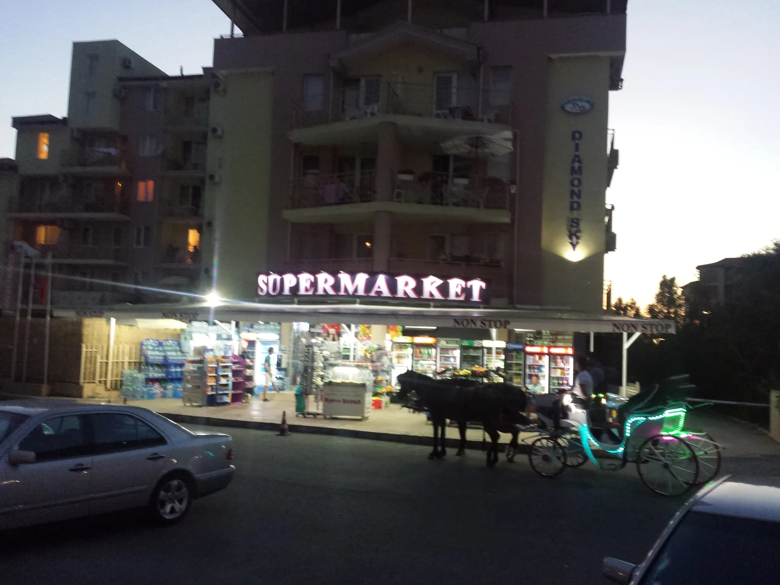 Supermarket-Diamond Sky
