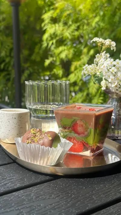 VIBE . caffe desserts
