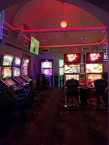 Circle gaming club