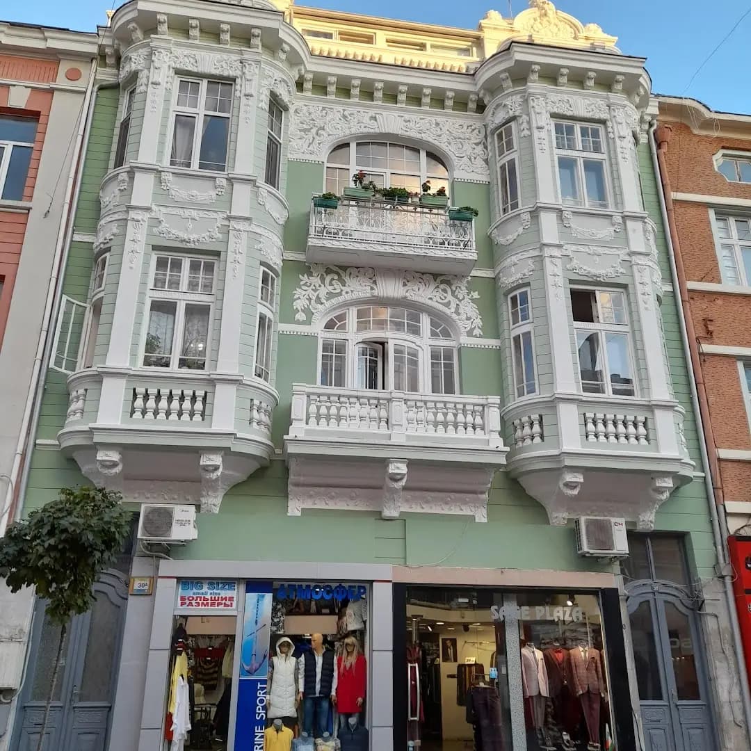 Kiara Apartments