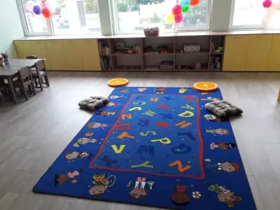 Малки Съкровища - английски за деца