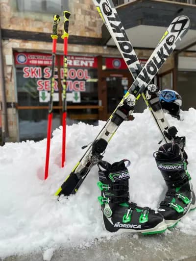 Snowflake ski school