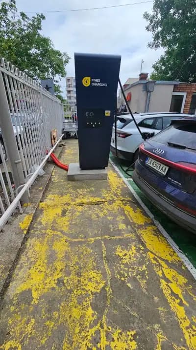 Станция за зареждане Fines