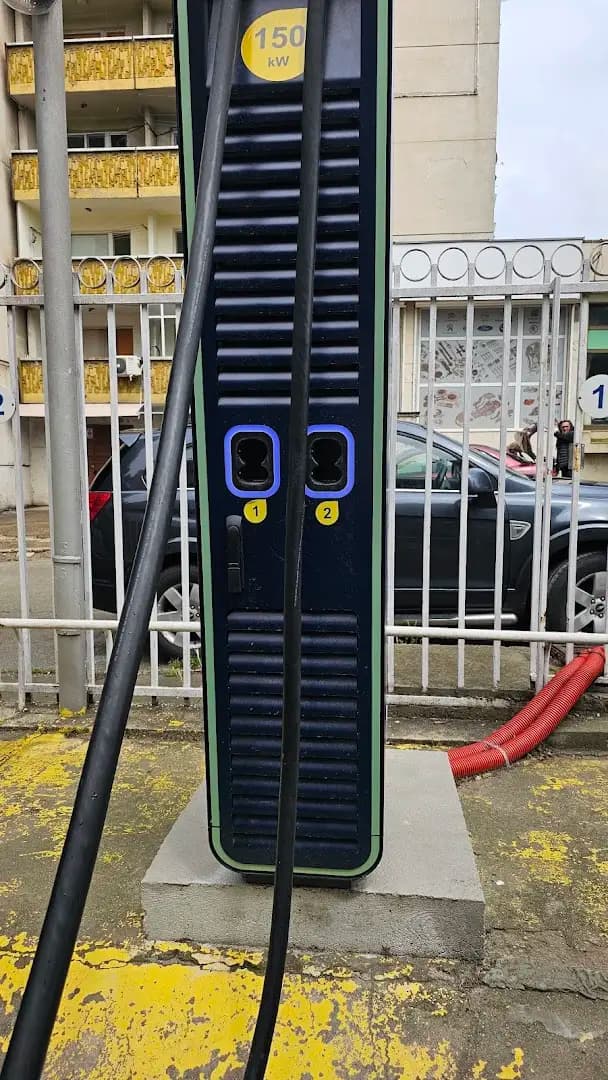 Станция за зареждане Fines