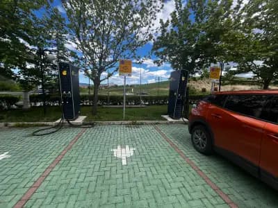 Станция за зареждане Fines