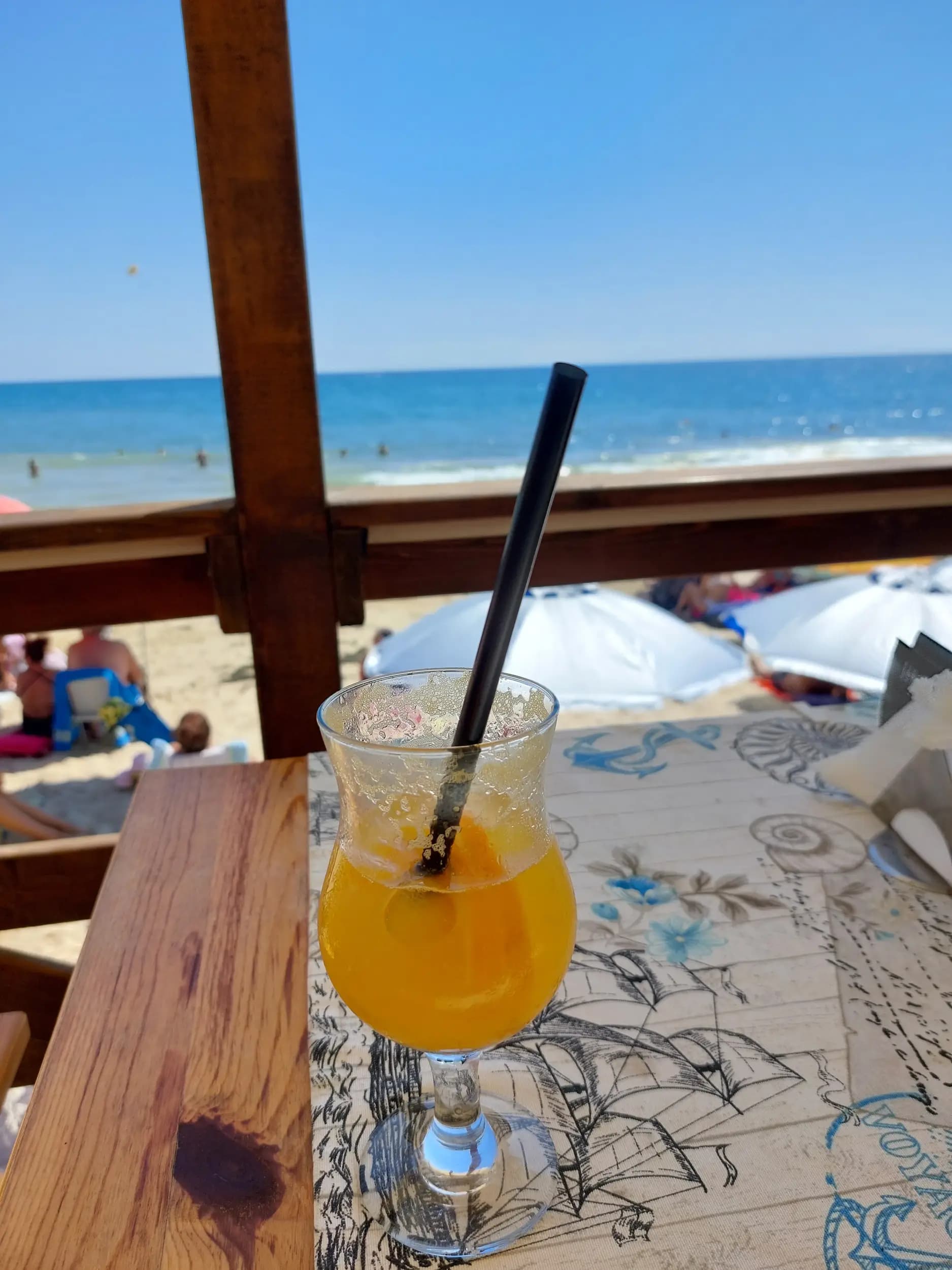 Aura Beach Bar and Food