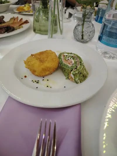 зала “Чинарите”