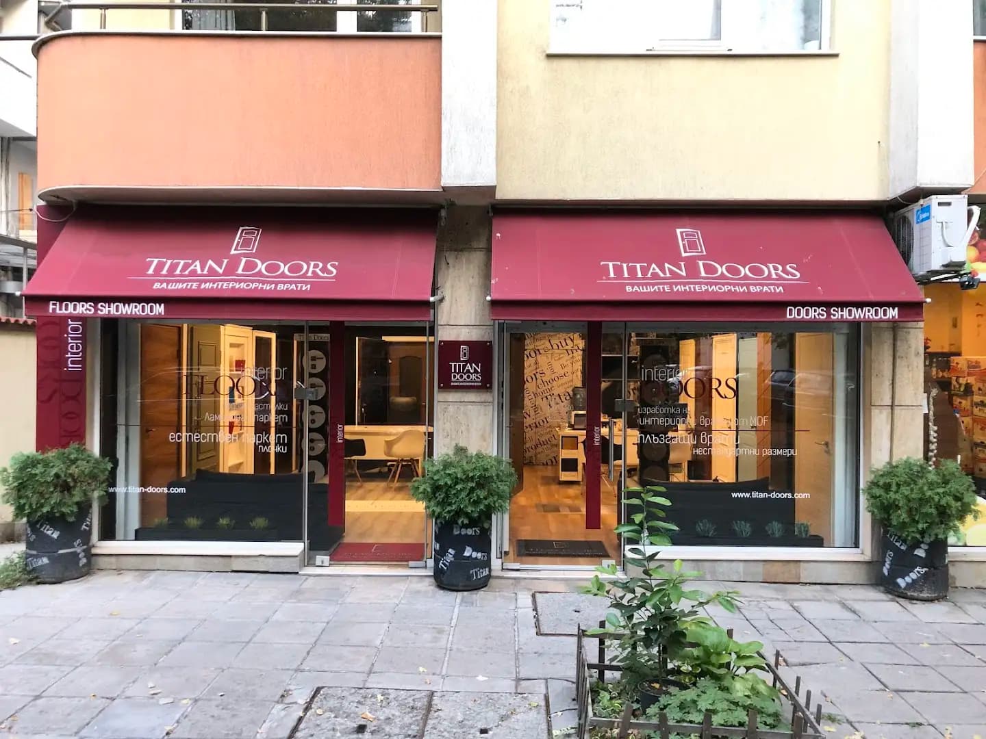 Титан Доорс