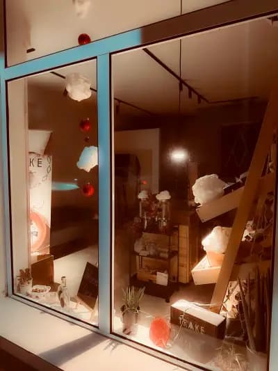 TRAKE Social Atelier - Ателие, Работилница за изработка на ароматни свещи и магазин за подаръци с Роза Дамасцена