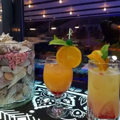 Central Club & Piano bar