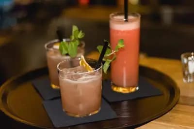 Central Club & Piano bar