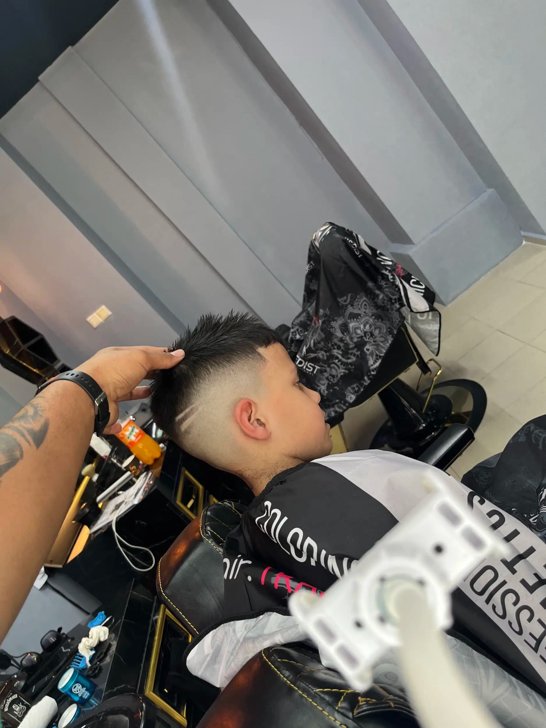 Dani Barber Shop