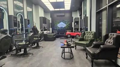 SuperBarber Iztok І Бръснарница І Бръснар І Подстригване І Оформяне на брада и вежди