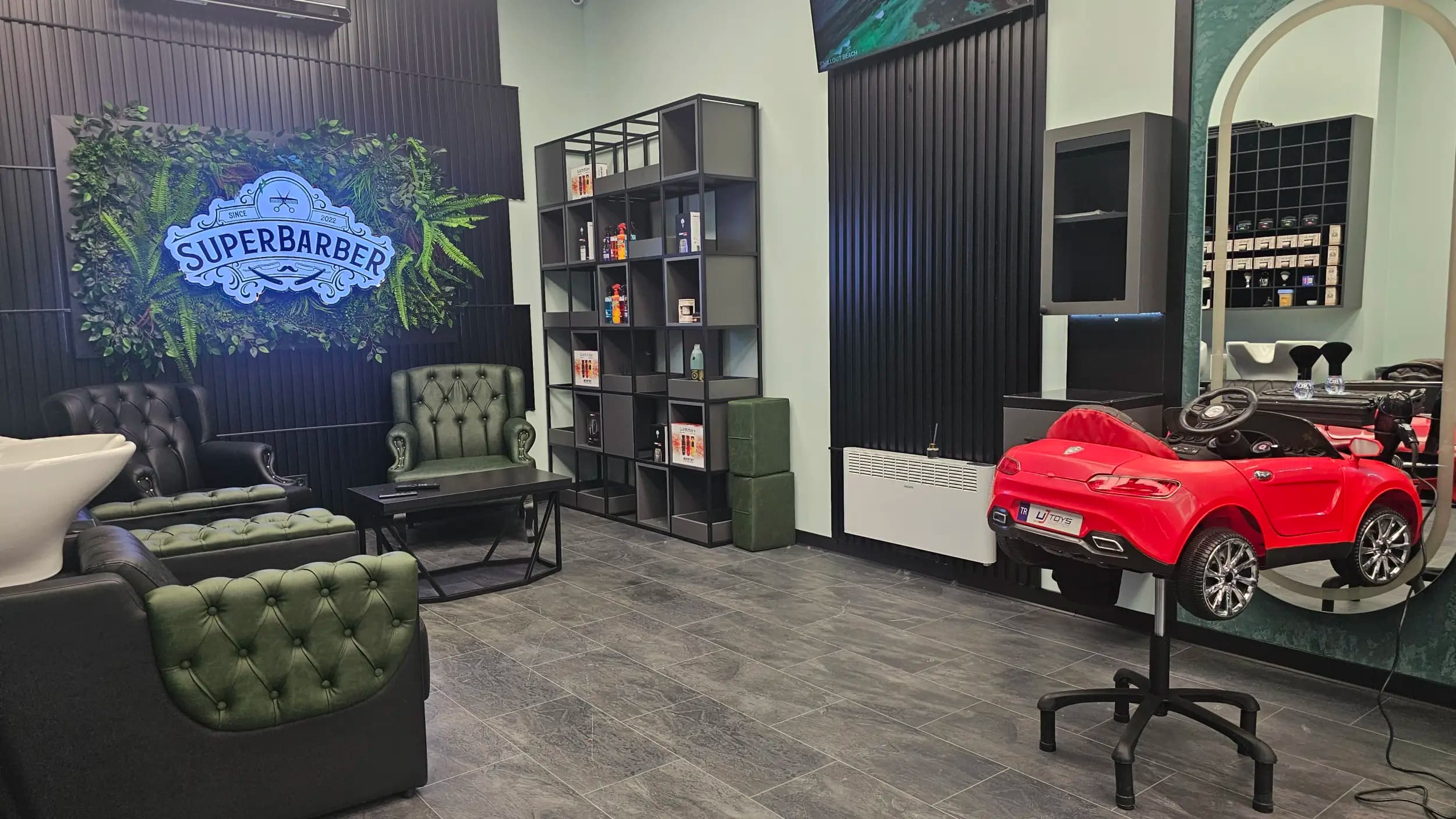 SuperBarber Iztok І Бръснарница І Бръснар І Подстригване І Оформяне на брада и вежди