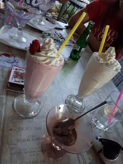 Art bar & dinner