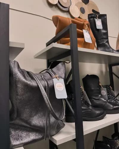 Ринг ЕООД - Обувки, дрехи, аксесоари