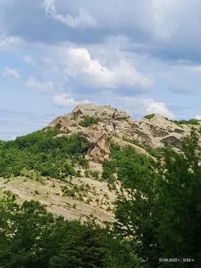 Тракийско скално светилище "Калпак кая"