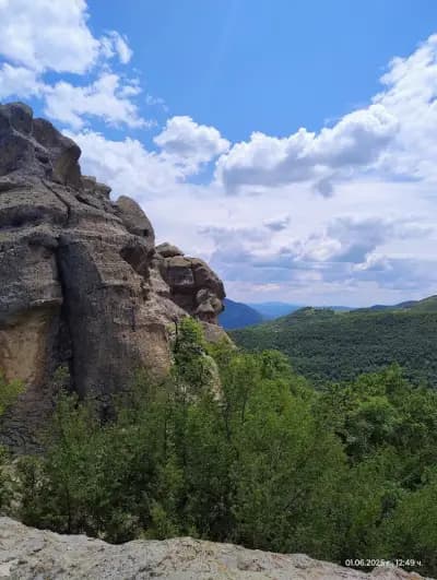 Тракийско скално светилище "Калпак кая"