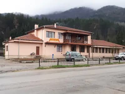 Автогара Етрополе