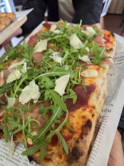 Felis pizza, bar & deli