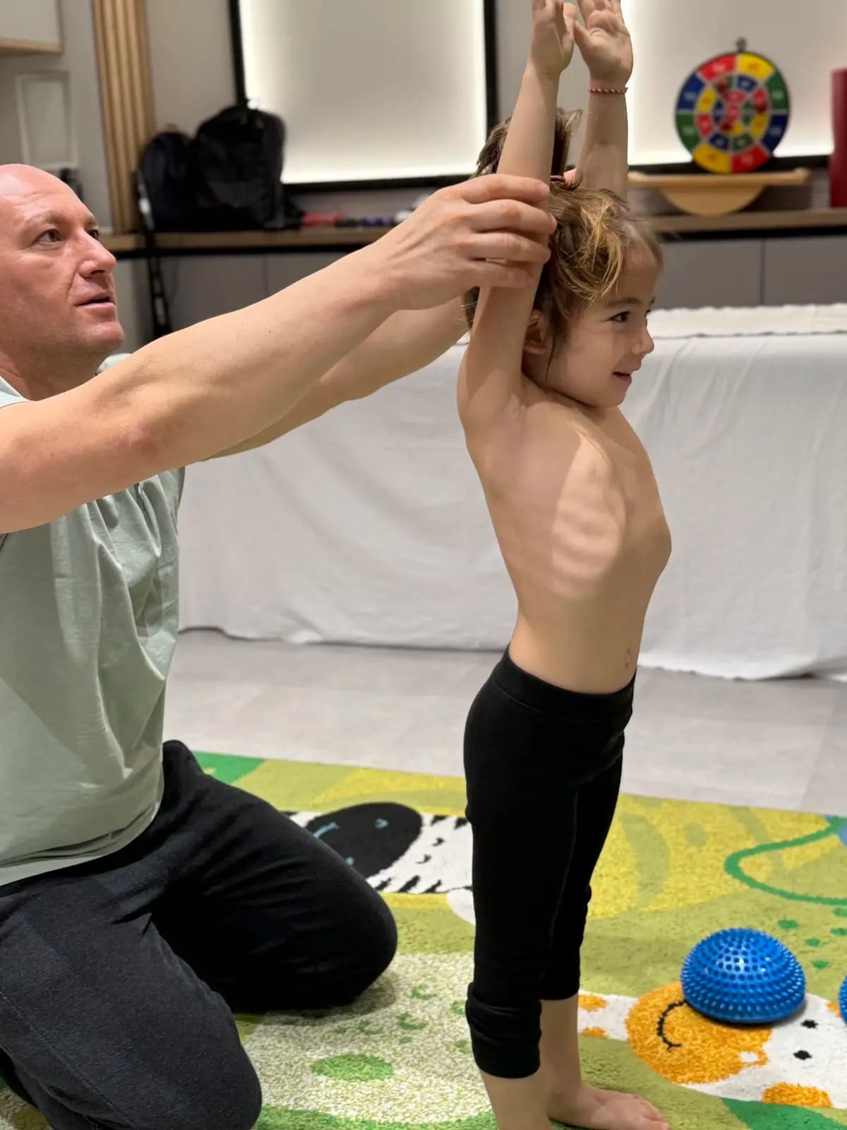 Амбулатория за рехабилитация на деца "Physio Line" - Бургас, Лазур