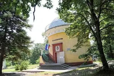 Астрономическа обсерватория и Планетариум „Джордано Бруно“ Лекции за граждани се провеждат в делнични дни от 11 и 14