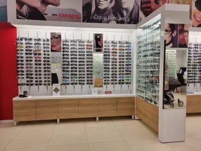 Joy Optics - West Mall, ниво -1