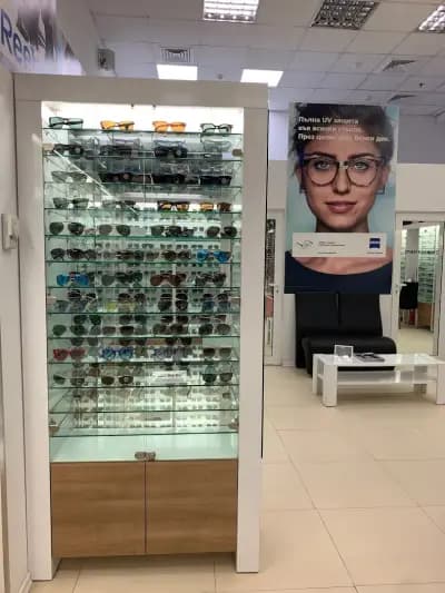 Joy Optics - West Mall, ниво -1