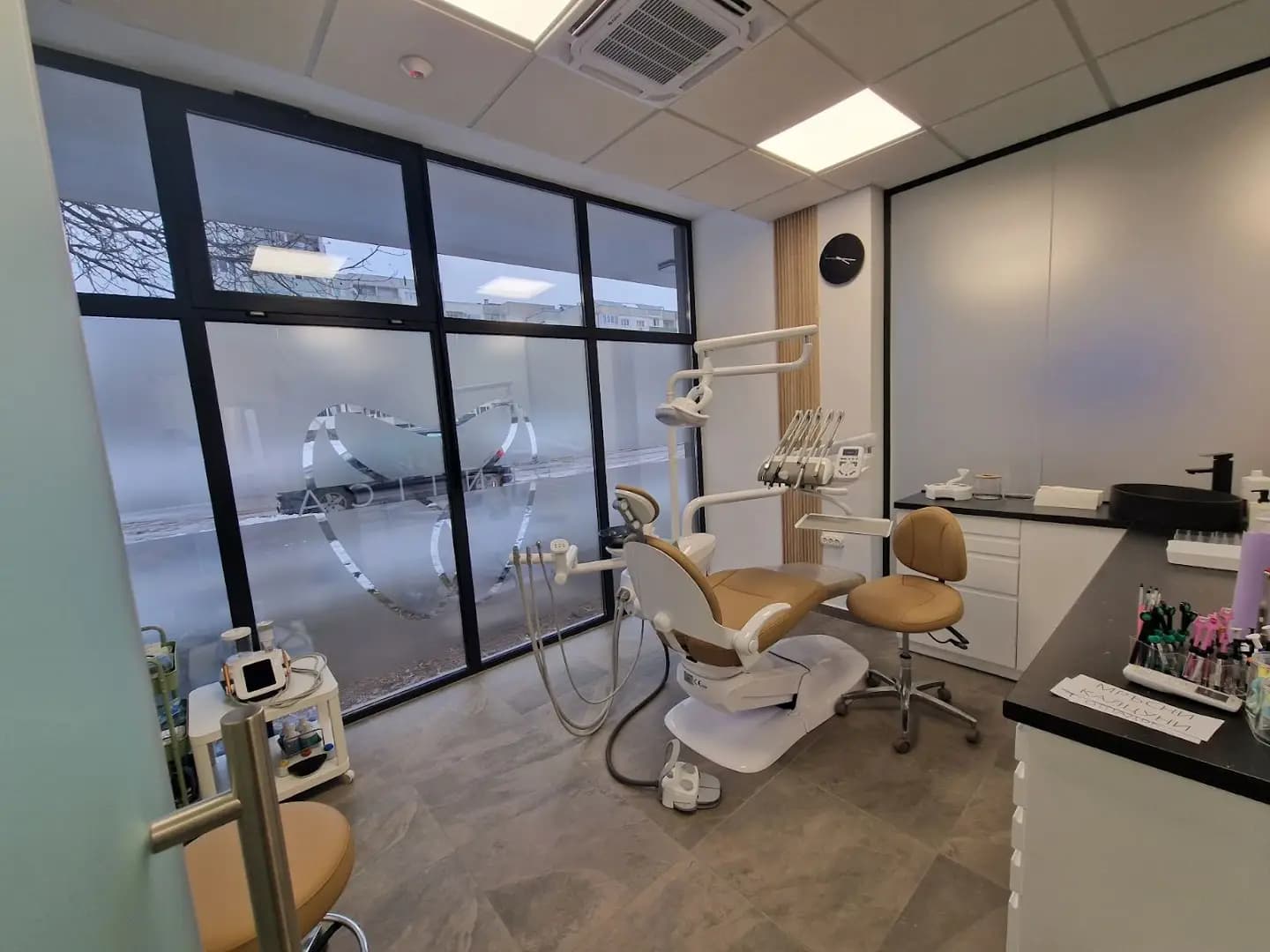 Дентална клиника ДЕНТИКА / DENTICA dental clinic