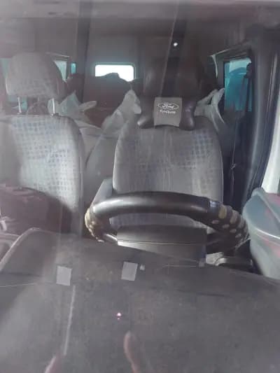 ЛЕПЕНЕ И ВЪЗСТАНОВЯВАНЕ НА СПУКАНИ АВТОСТЪКЛА