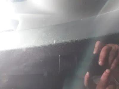 ЛЕПЕНЕ И ВЪЗСТАНОВЯВАНЕ НА СПУКАНИ АВТОСТЪКЛА