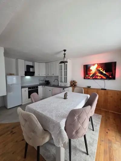 Къща за гости "ВИРА" и самостоятелни стаи / Guest House and rooms WIRA