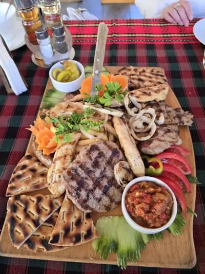 Ресторант Пещерата