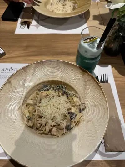Laroc Bar & Dinner