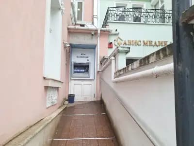 ОББ клон Плевен - бизнес център за клиенти с годишен оборот над 1 млн. евро