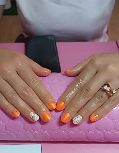 СТУДИО ЗА МАНИКЮР TANQ NAILS